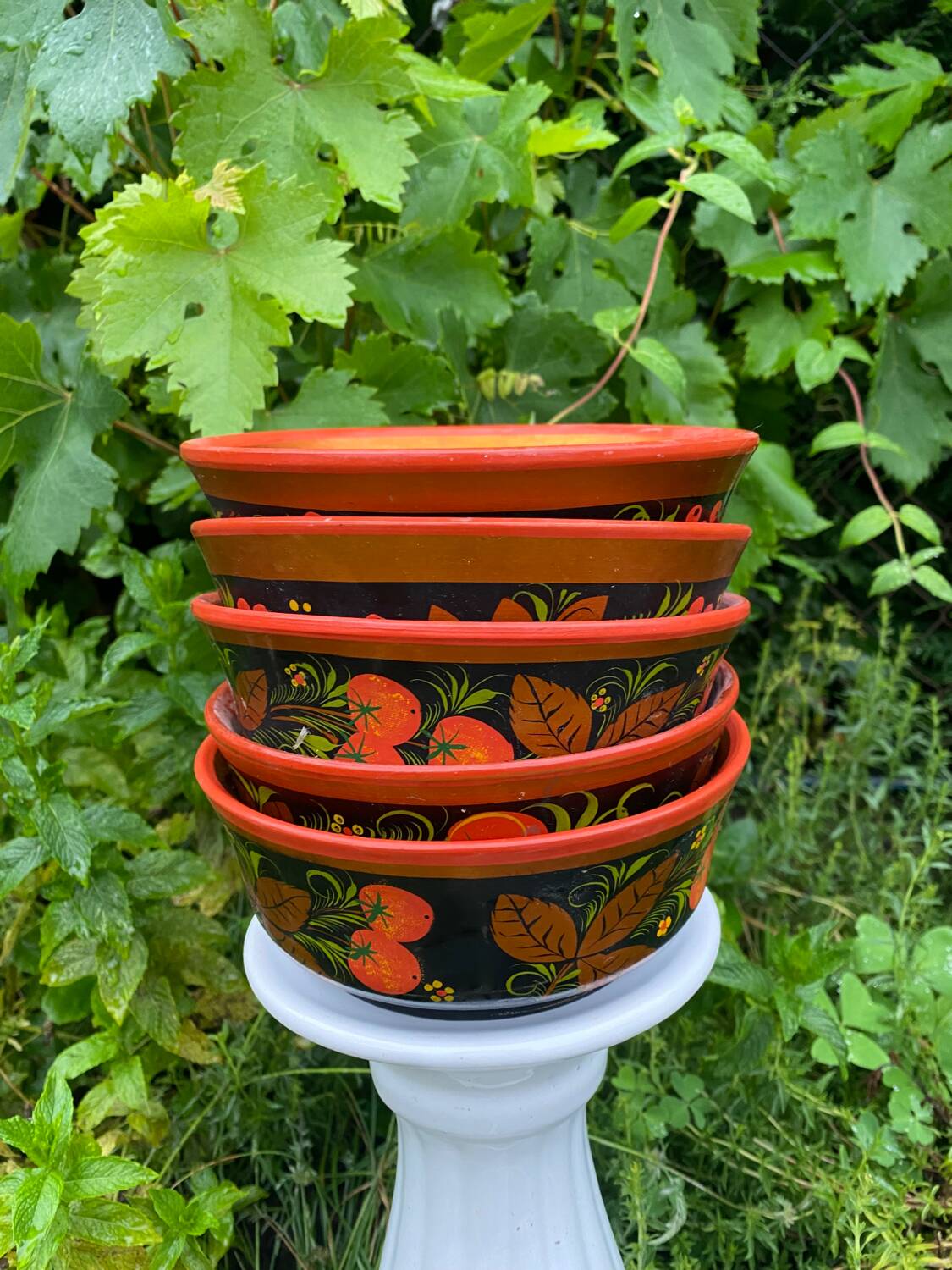 Russian folk art bowls