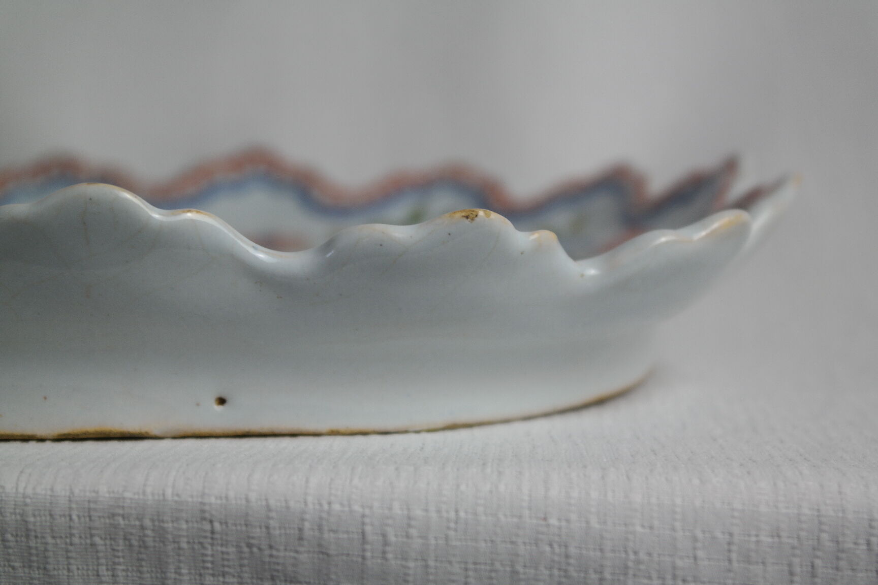 Flat earthenware of Rouen polychrome decoration cornucopia of plenty