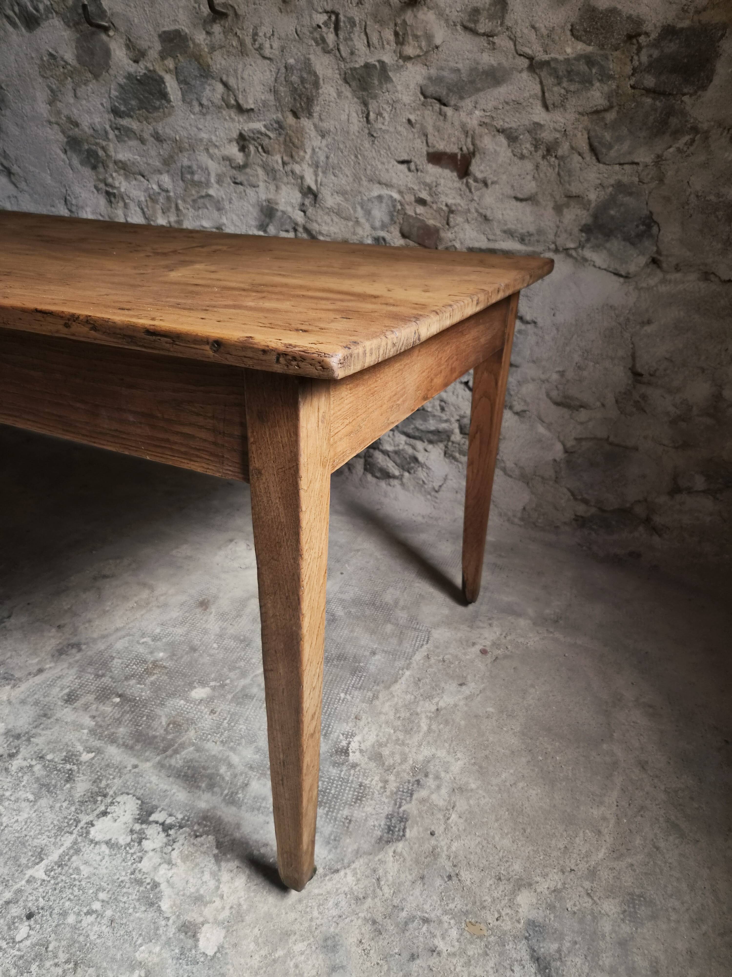 Antique French farmhouse dining table in oak and poplar, 1850–1900