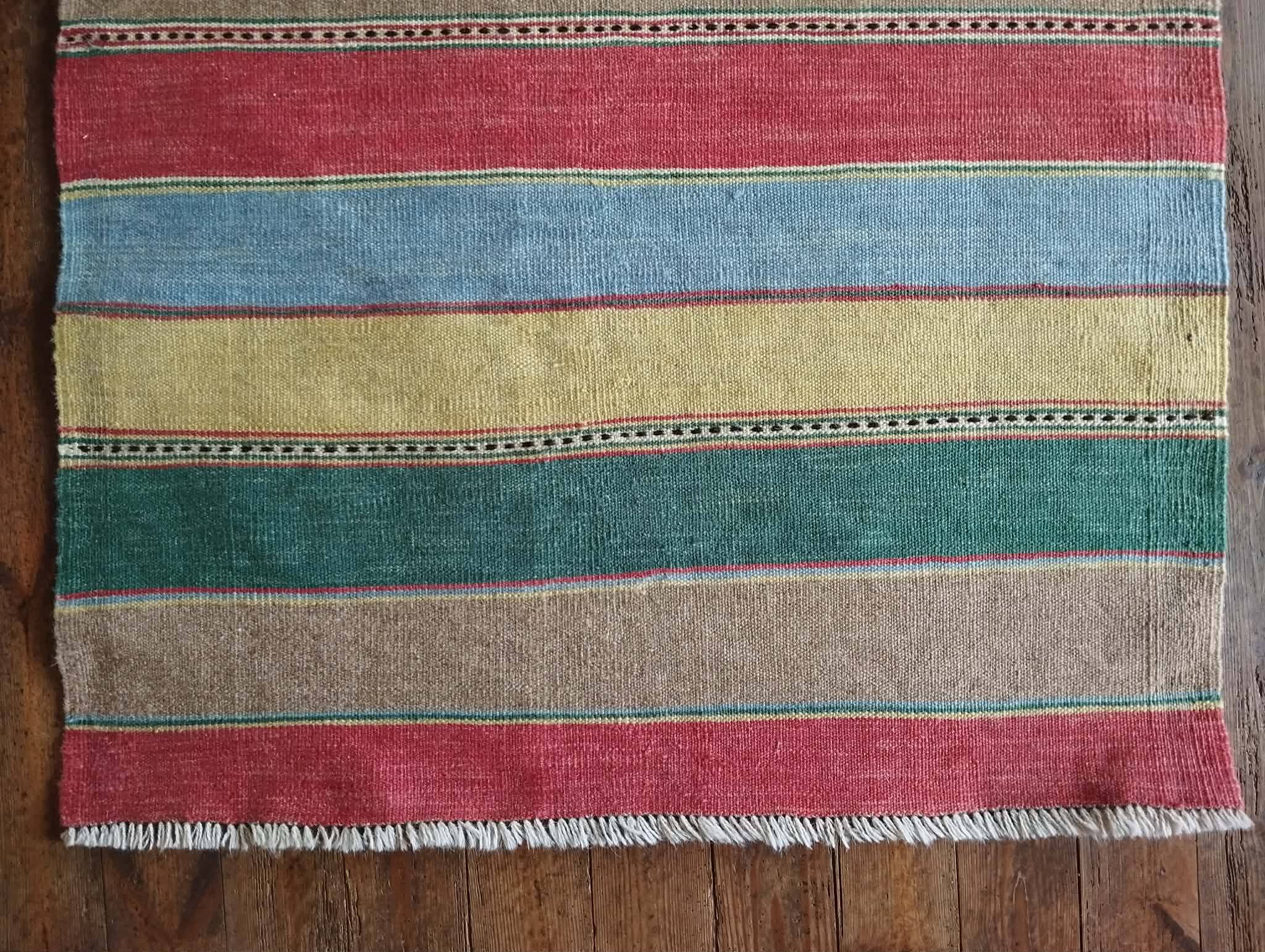 Handmade Persian Qashqai rug 165x110cm