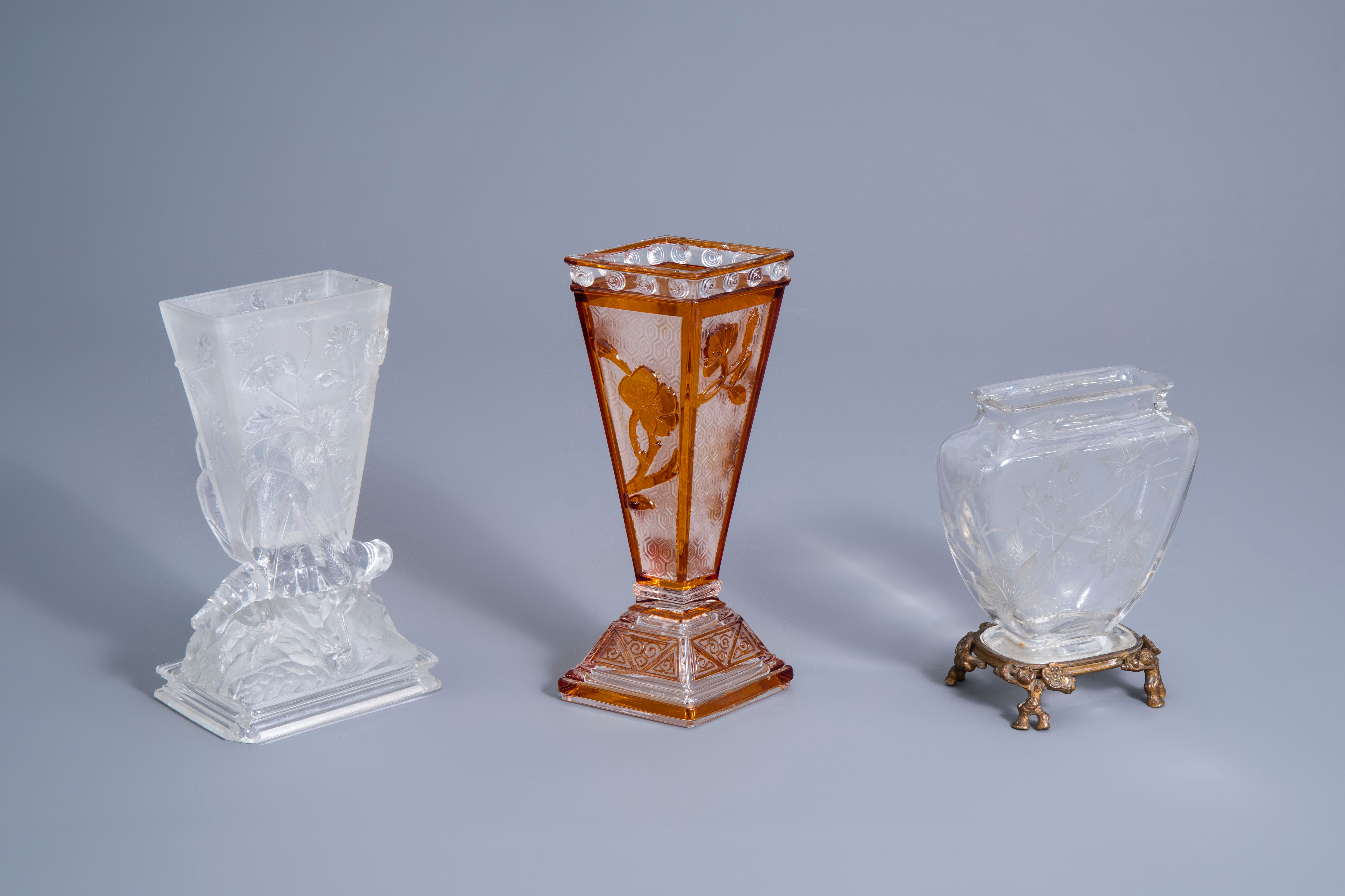 Trois vases en verre de Baccarat à décor floral, France, fin du 19ème siècle