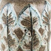 Vase en céramique Scheurich avec motif en relief botanique, Allemagne, années 1970.