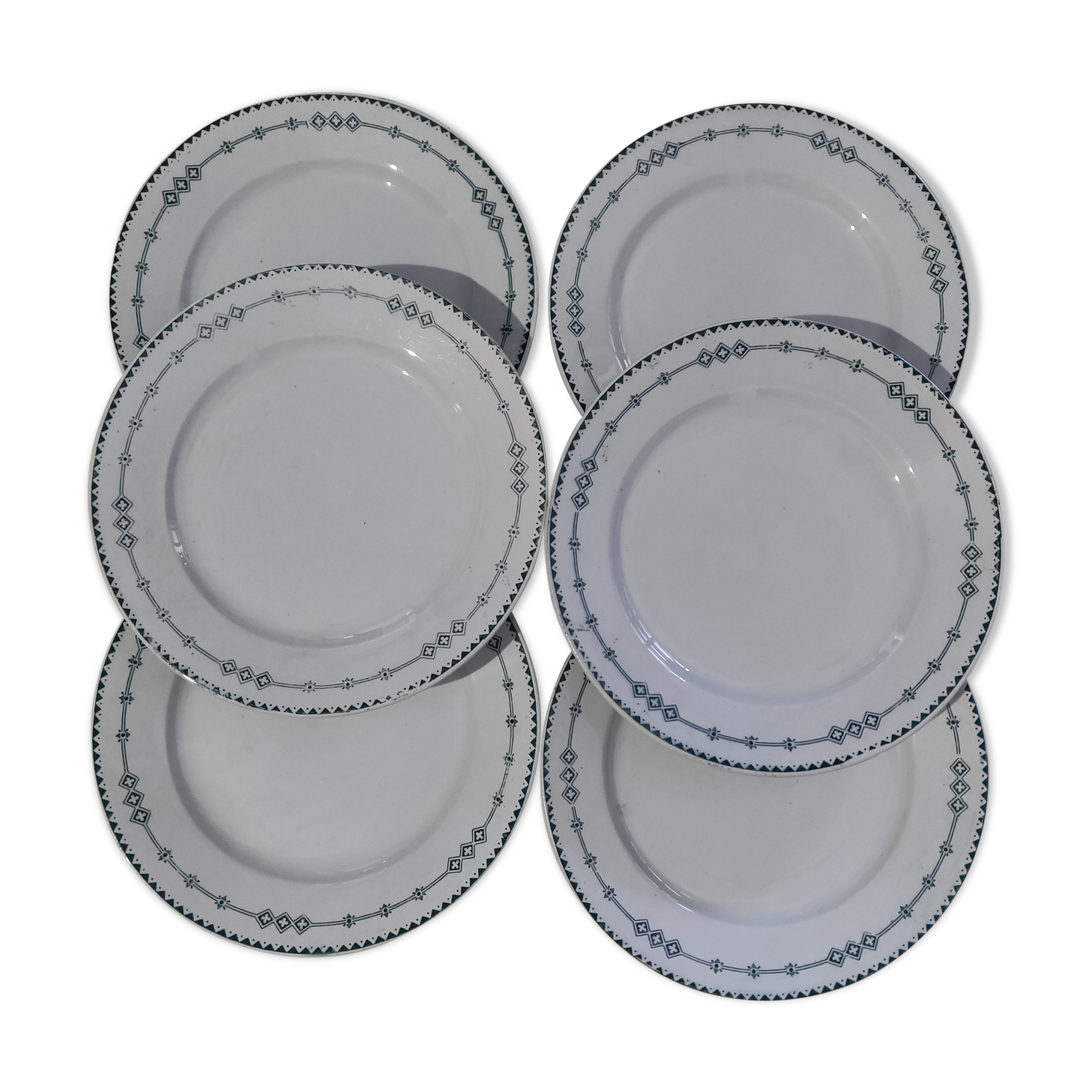 Gien's "Russia" flat plates in Iron Land