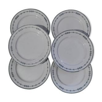 Gien's "Russia" flat plates in Iron Land