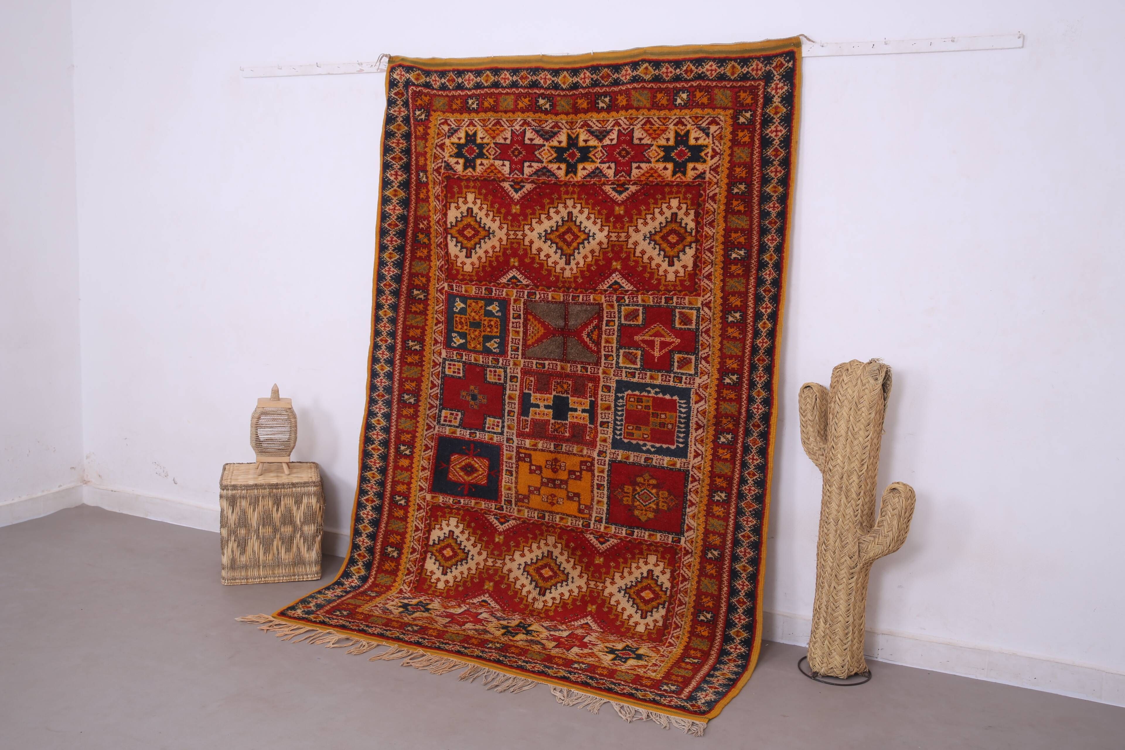Vintage Moroccan Taznakht Rug 166 x 252 cm - Berber Wool Rug - Handmade Rug