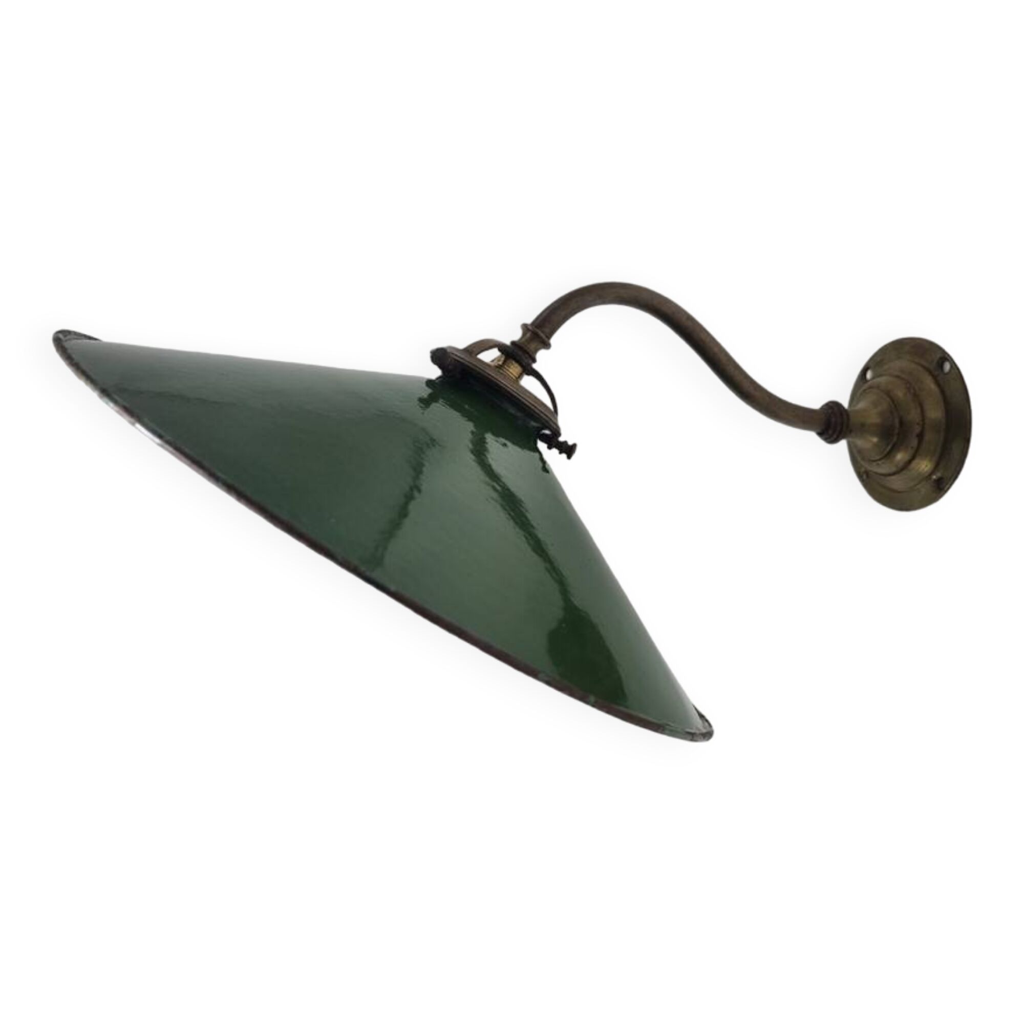Wall light in enamelled sheet metal
