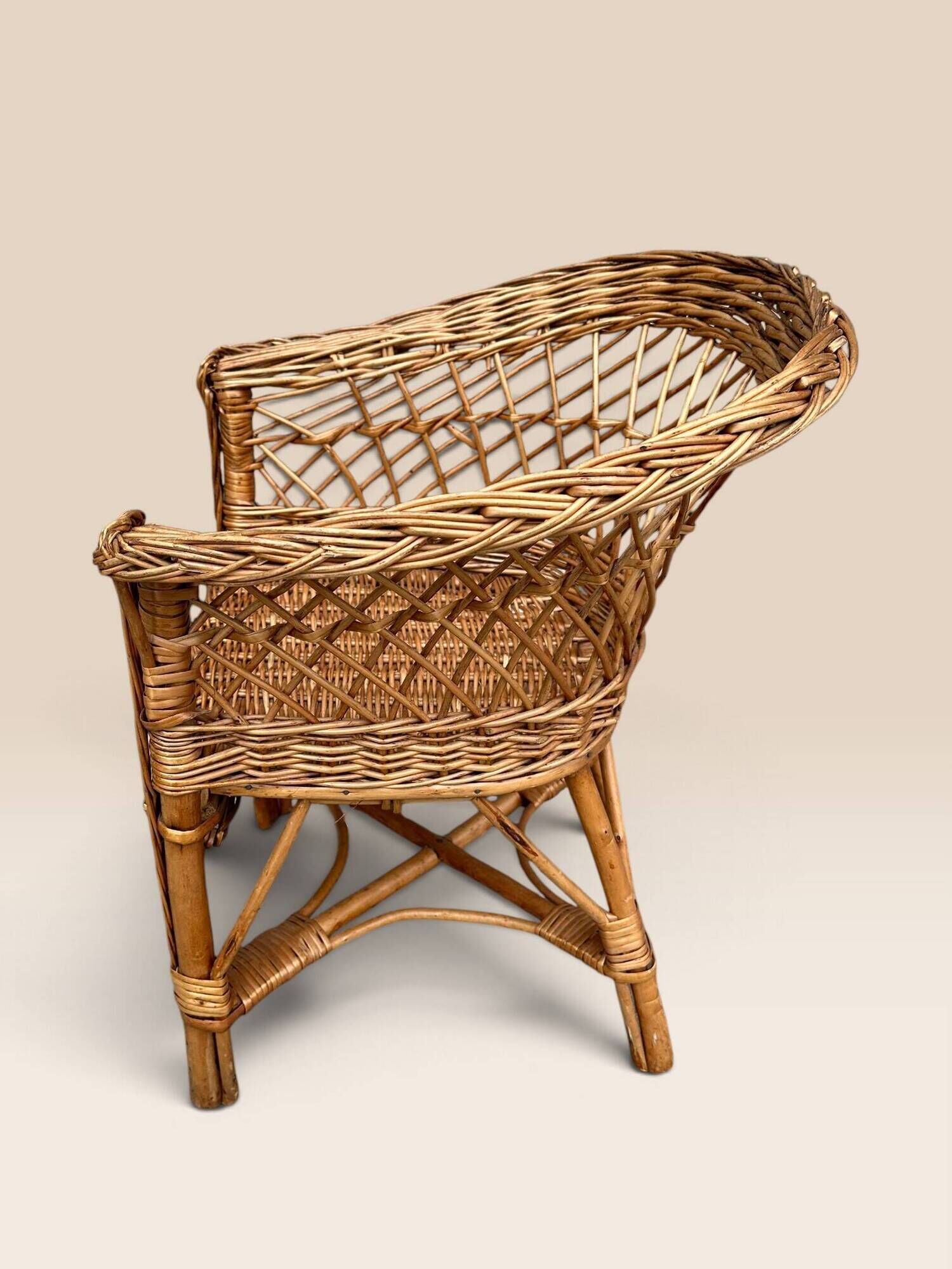 Child's chair in wicker and woven rattan