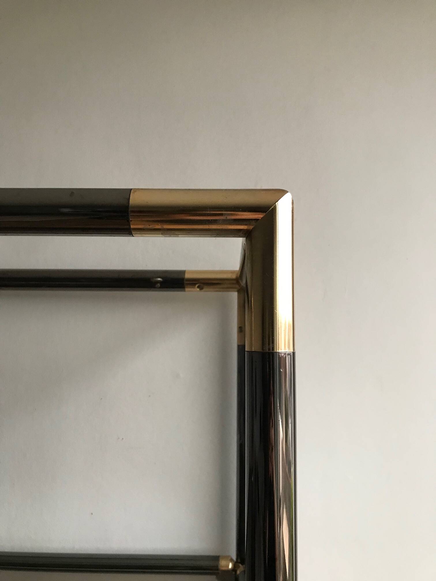 Étagère  en métal et verre - Italie années 1970