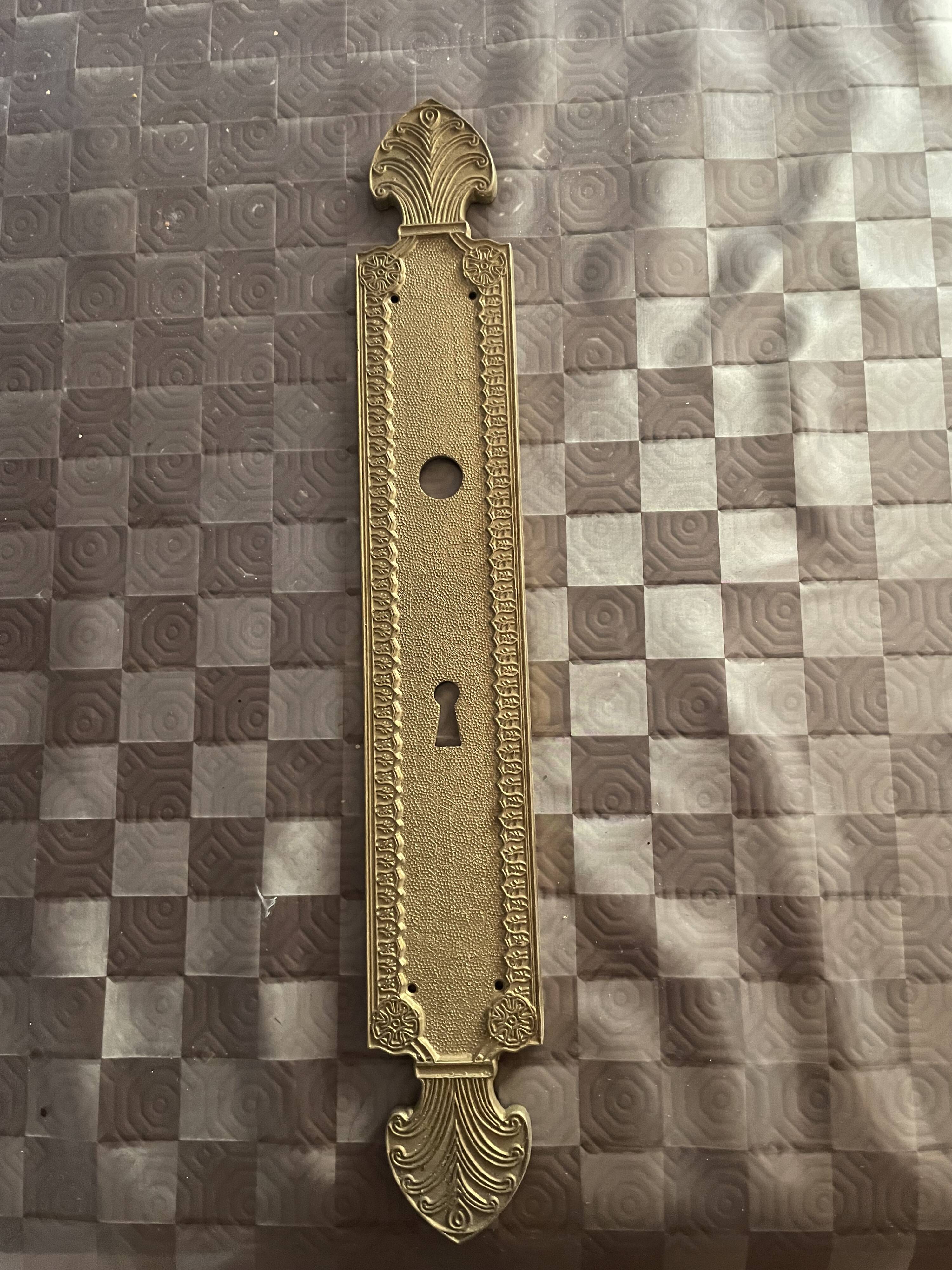 Wrist plaque protection holder