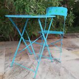 Garden pedestal with chair