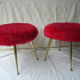 Paire de tabourets à quatre pieds en moumoute rouge vintage