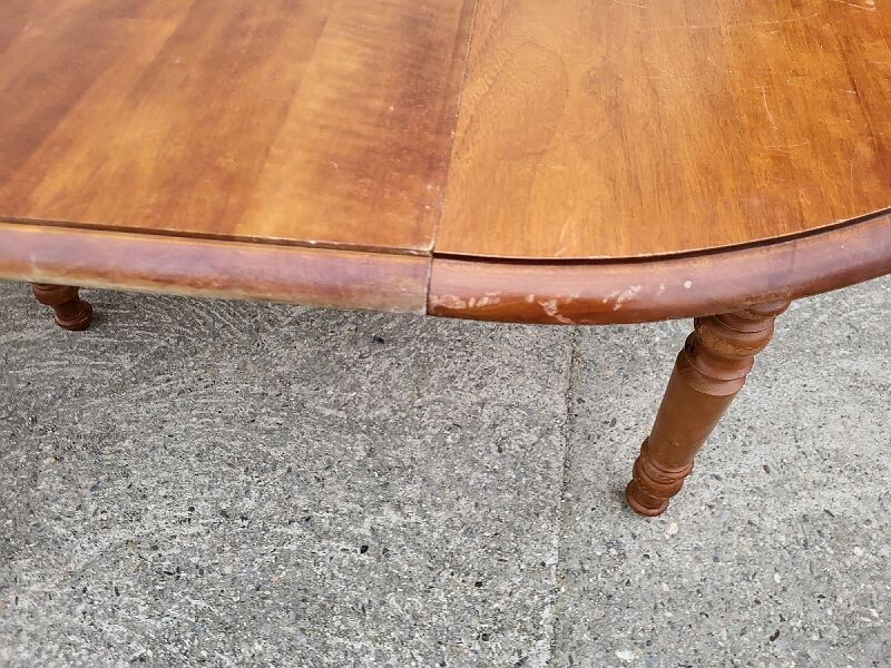 Table 6 pieds avec 4 allonges