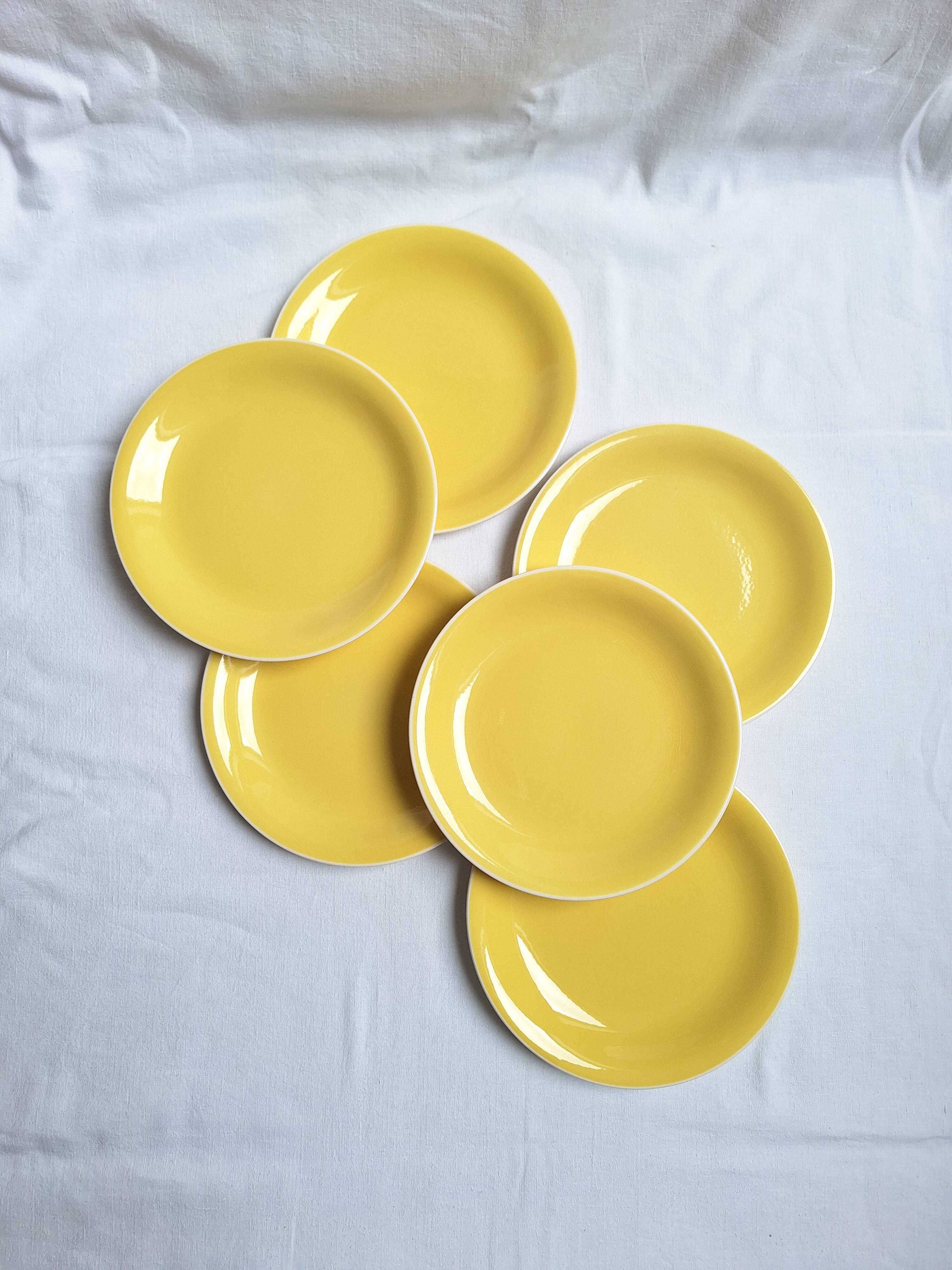 Villeroy & Boch yellow dinner plates
