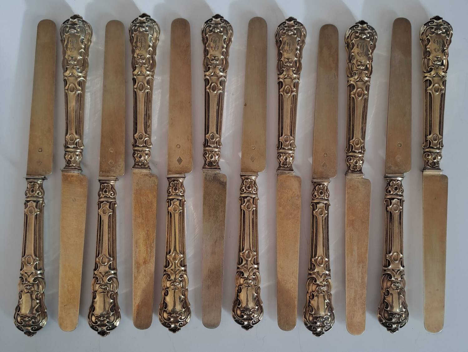 Box of 12 fruit knives with silver-plated blades