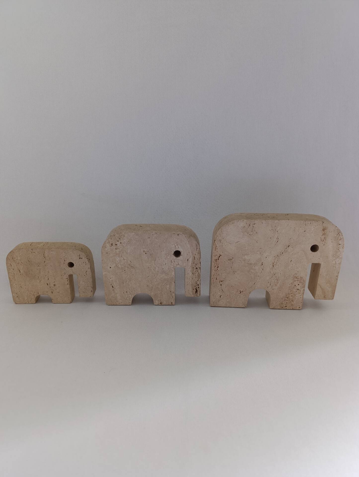 Set de 3 figurines éléphants en travertin Fratelli Mannelli