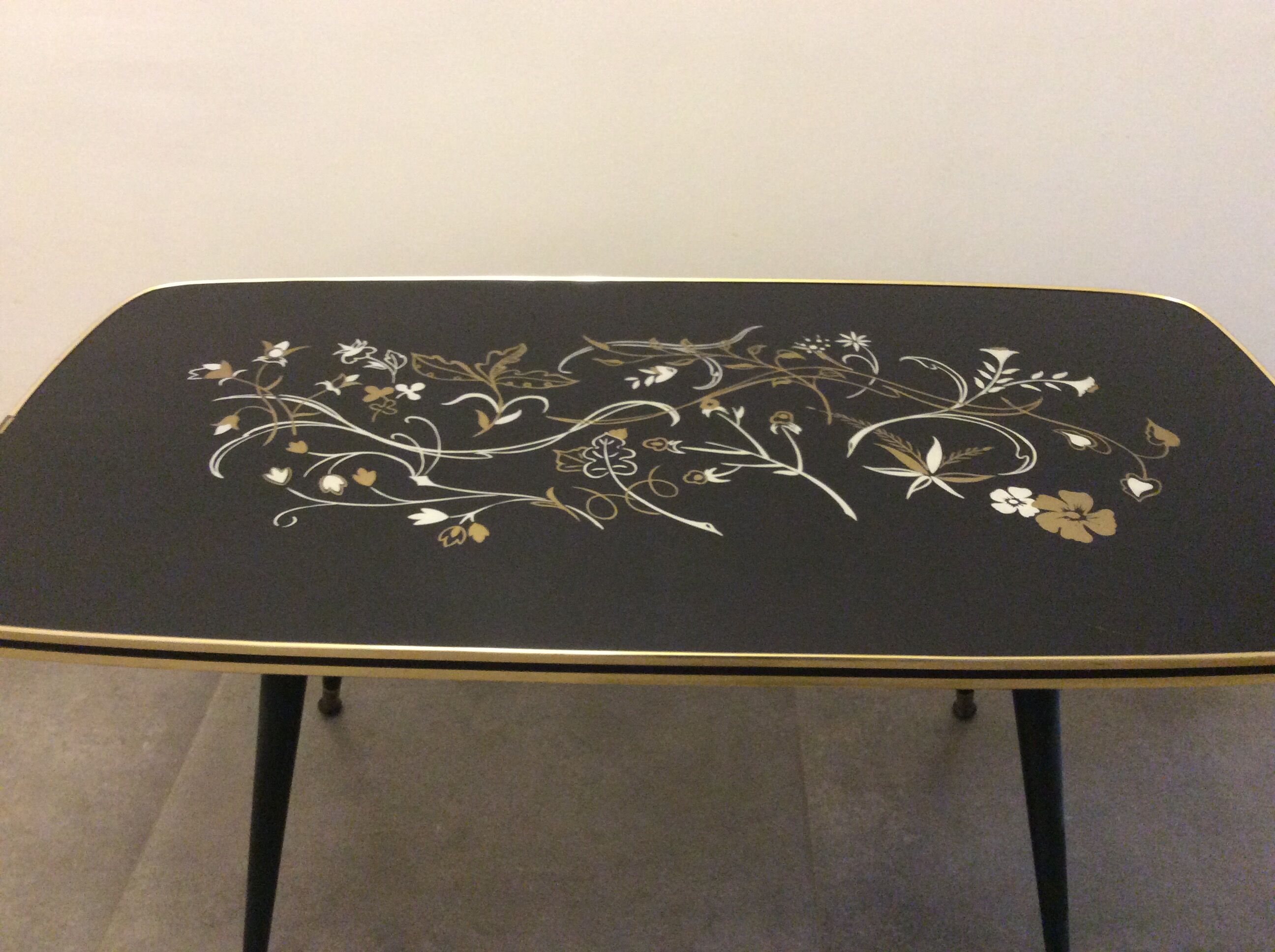 Table low vintage