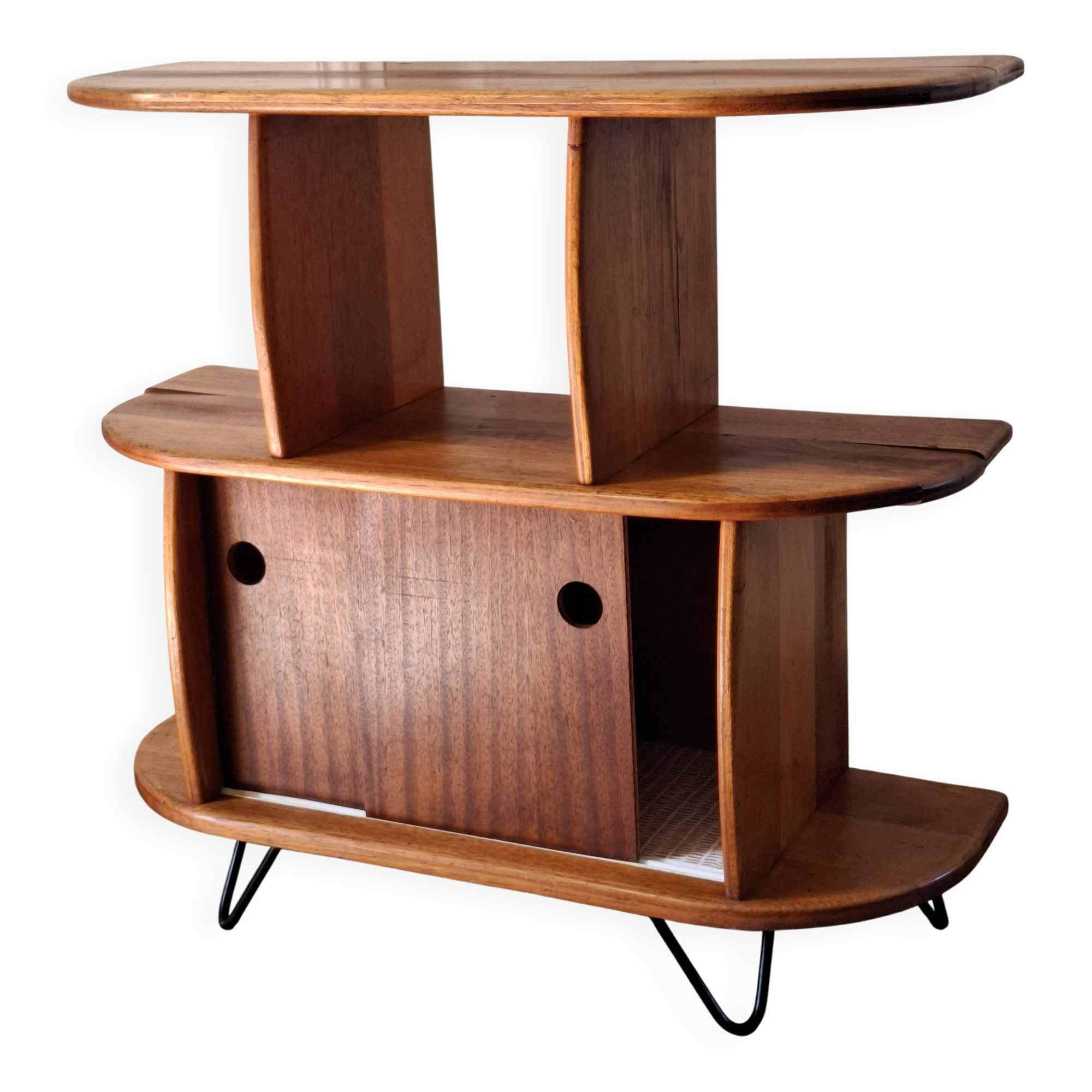 Etagère sur pieds