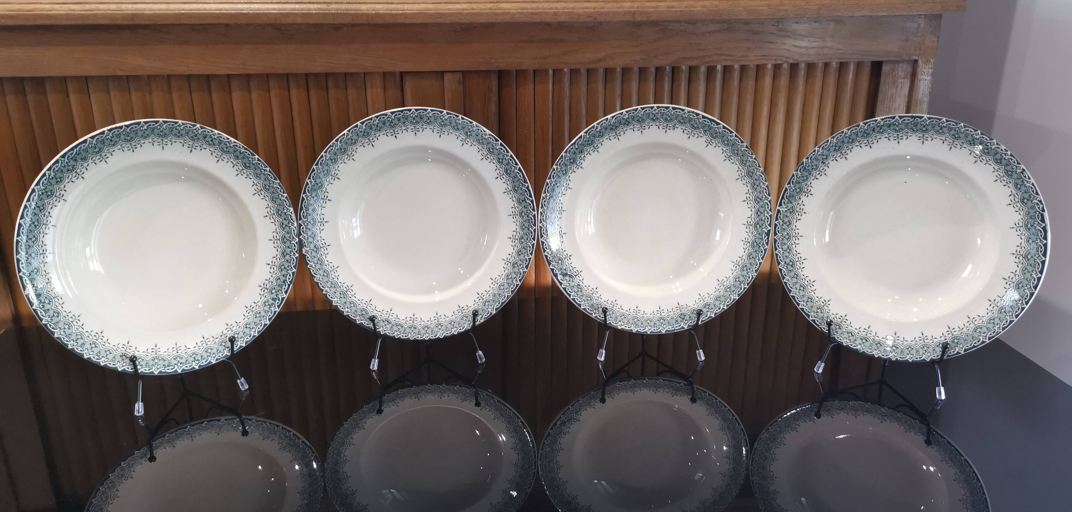 4 assiettes creuses en Terre de Fer Longwy modèle "Suzanne"