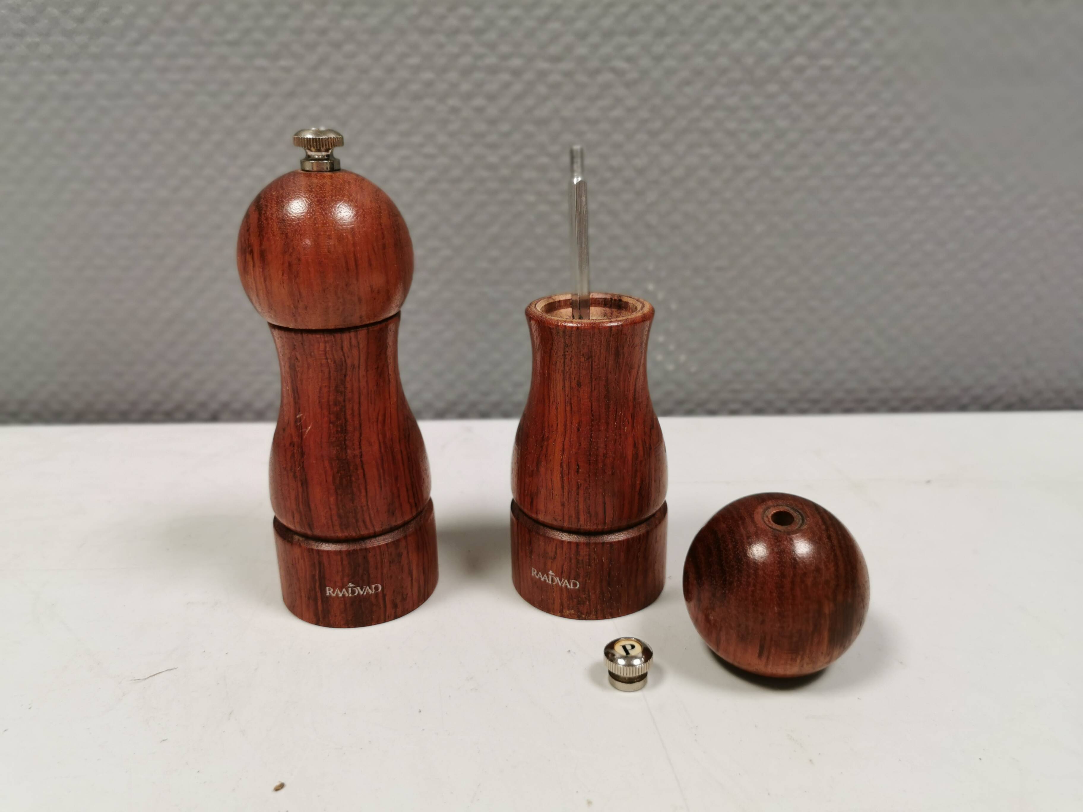 Set of salt and pepper grinders from Danish Raadvad 1980s.