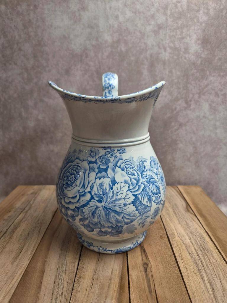 Antique brocade by Jules Vieillard Bordeaux blue & white – Ironstone, floral decoration – 19th century
