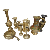 Lot d'objets décoratifs en laiton