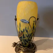 Speckled yellow and blue glass ambient lamp