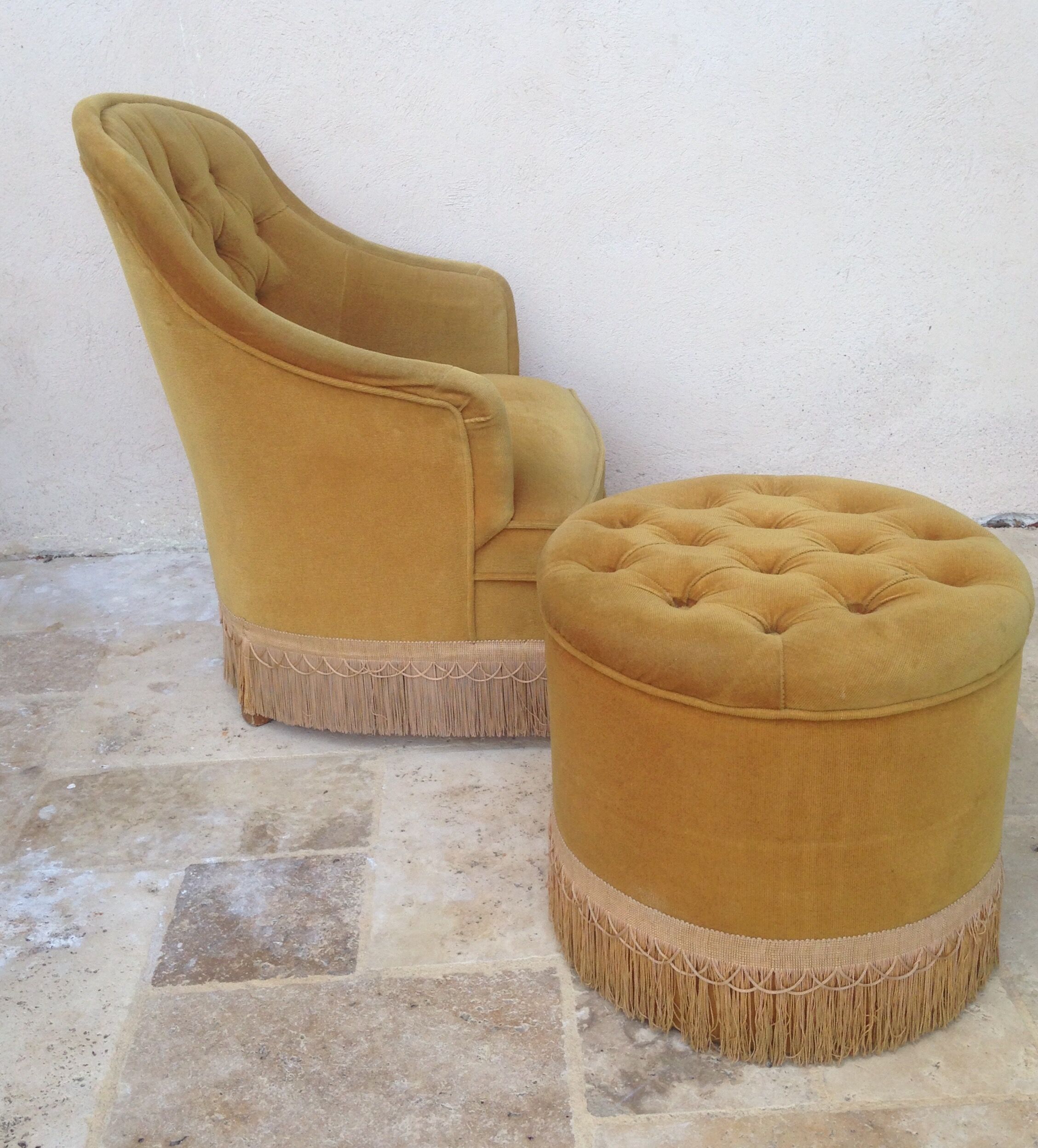 Armchair toad and his ottoman velvet mustard years 60