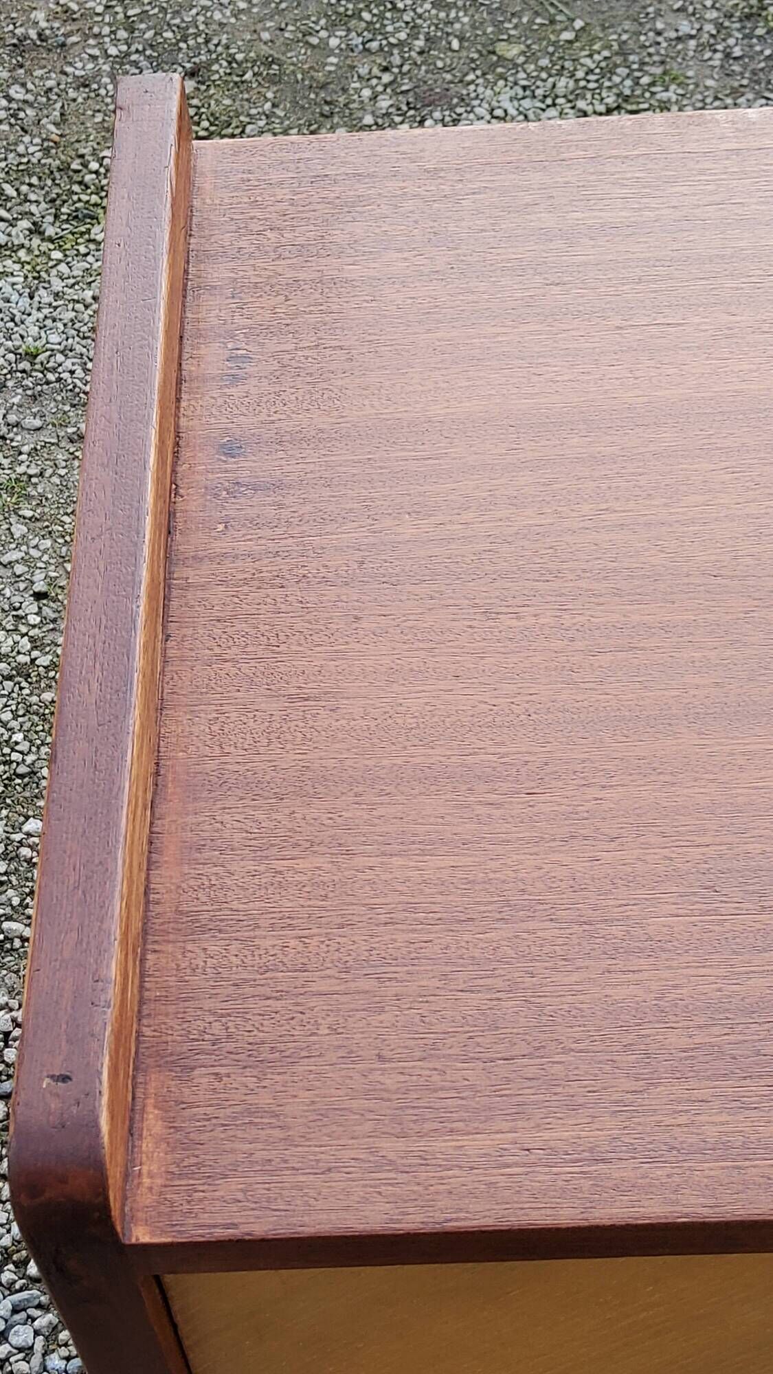 Enfilade of the 50s in oak and mahogany feet compass