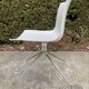 Chaise pivotante Catifa édition Arper par Lievore Alther