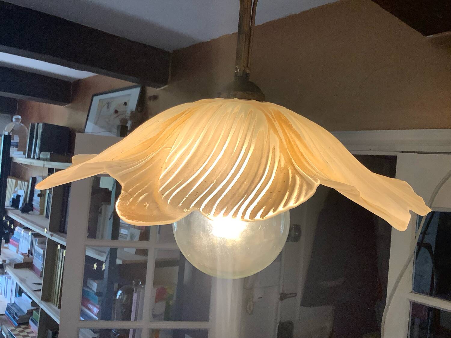 Vintage flower pendant light