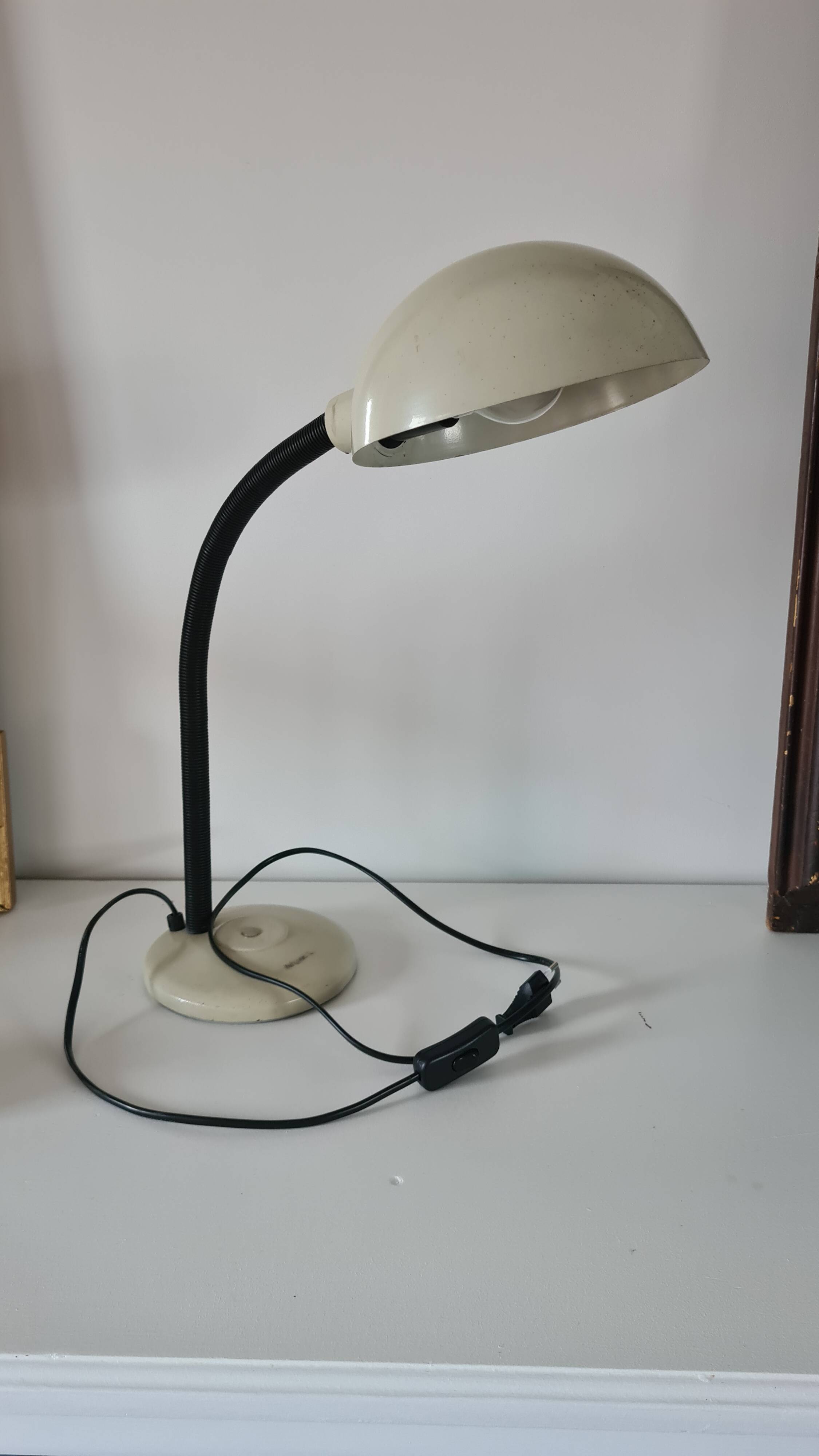 60s Articulated Lamp – Beige Metal and Flexible Neck