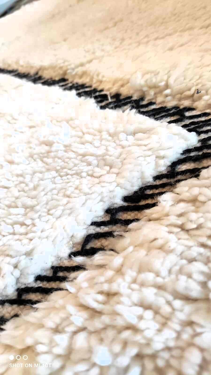 Beniouarain Berber ethnic rug