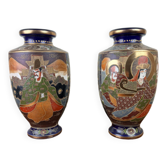 Paire de vases japonais en porcelaine de satsuma circa 1900-1920