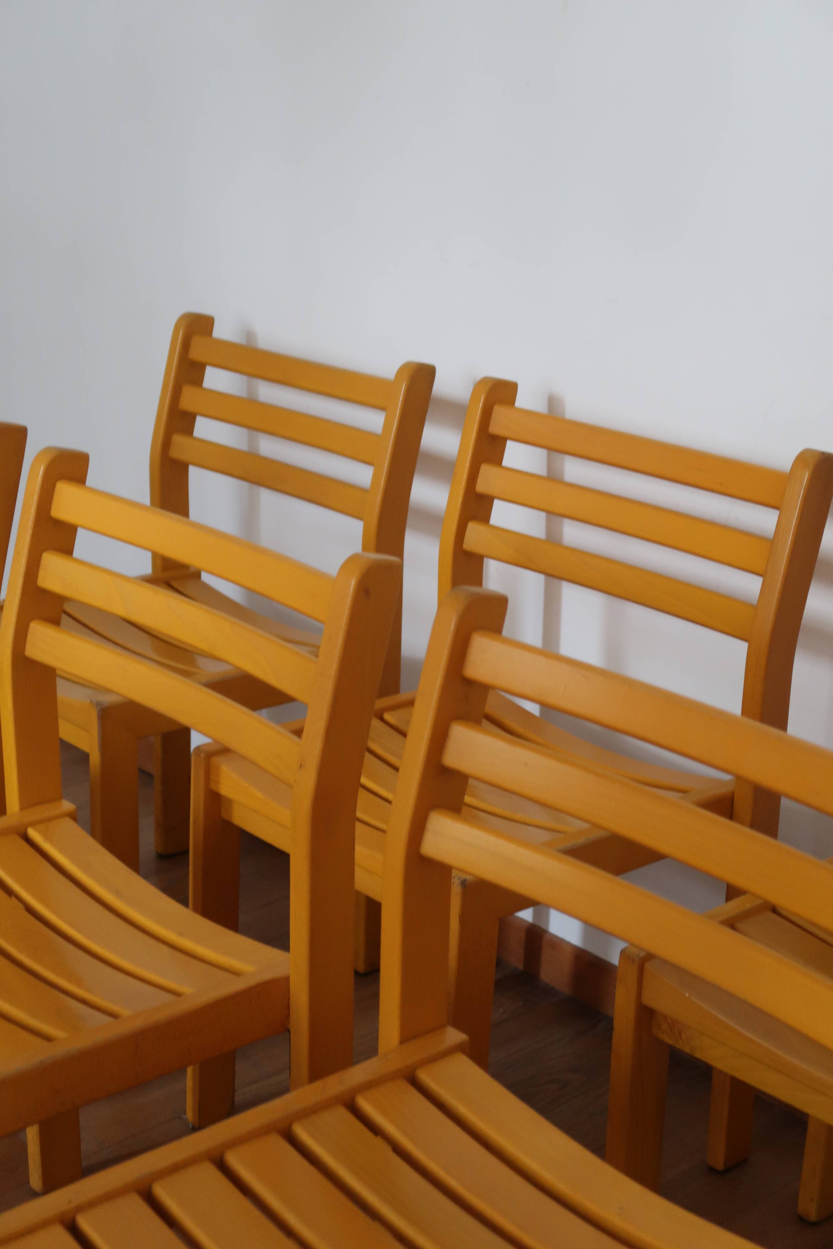 6 stackable wooden chairs