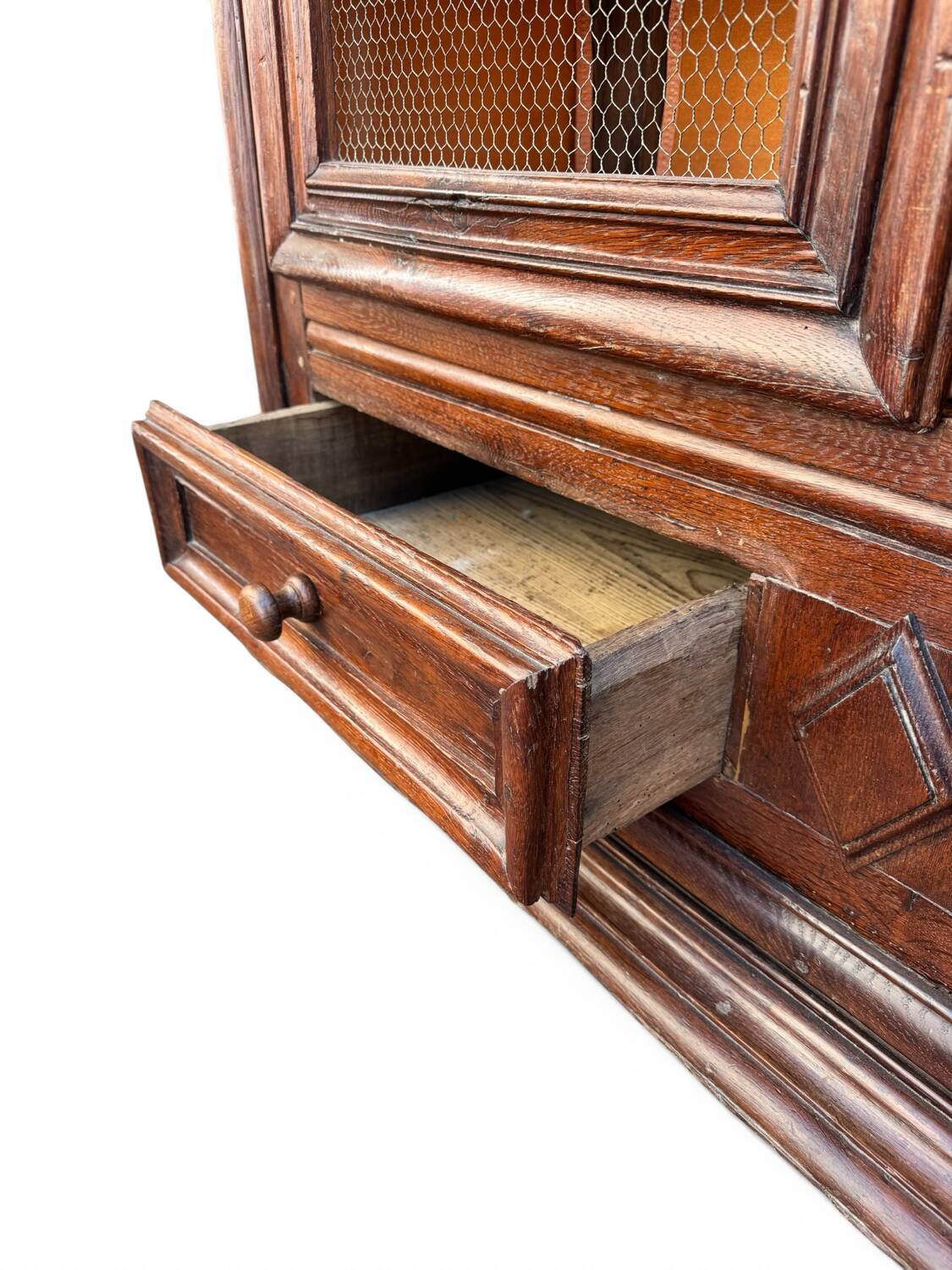 Wrought-iron library from the Louis XIII - Louis XIV period, oak, 17th century.