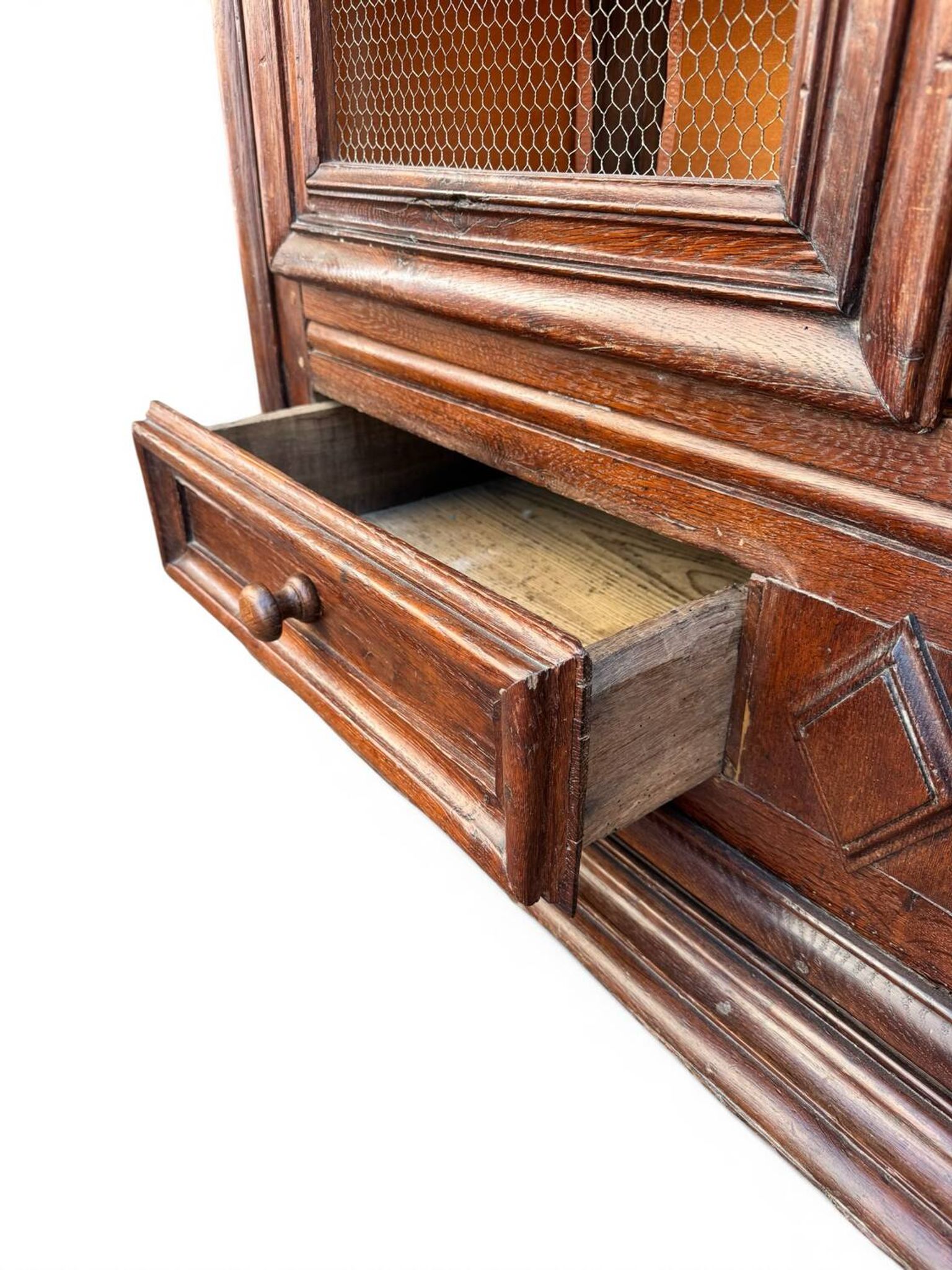 Wrought-iron library from the Louis XIII - Louis XIV period, oak, 17th century.