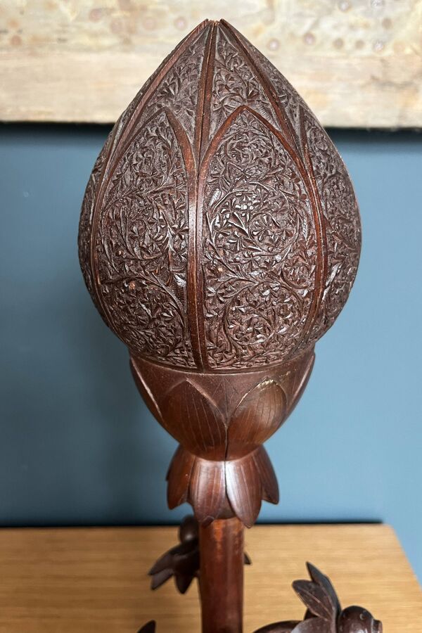Lampe en bois Art Déco fleur de lotus sculptée à la main