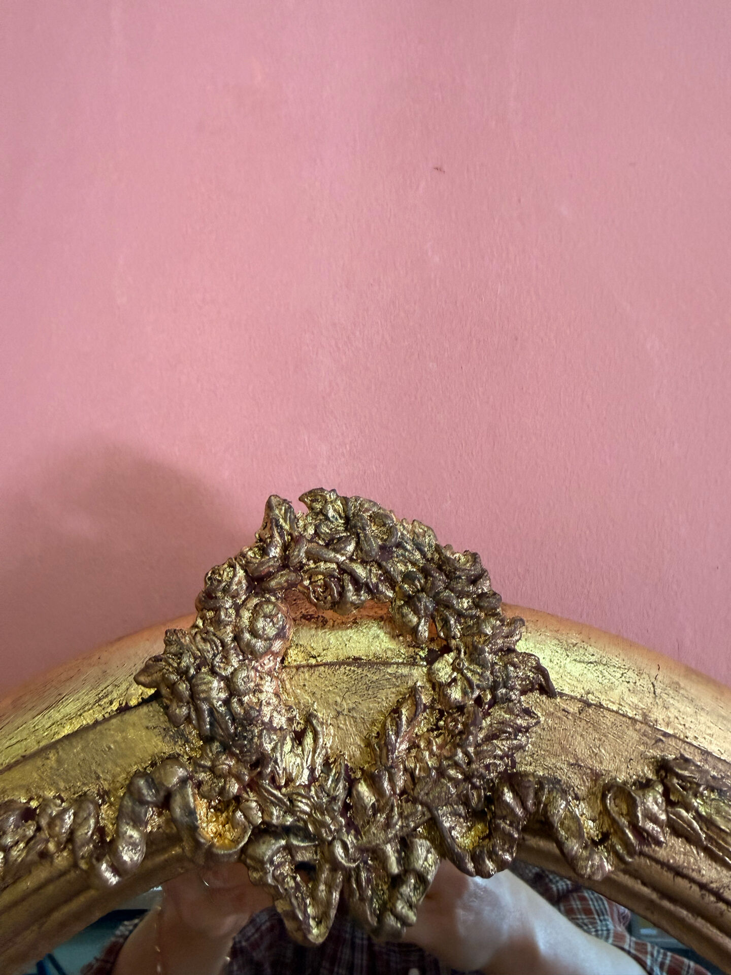 Gold oval mirror refurbished with a pediment — Louis XVI / Napoléon III style