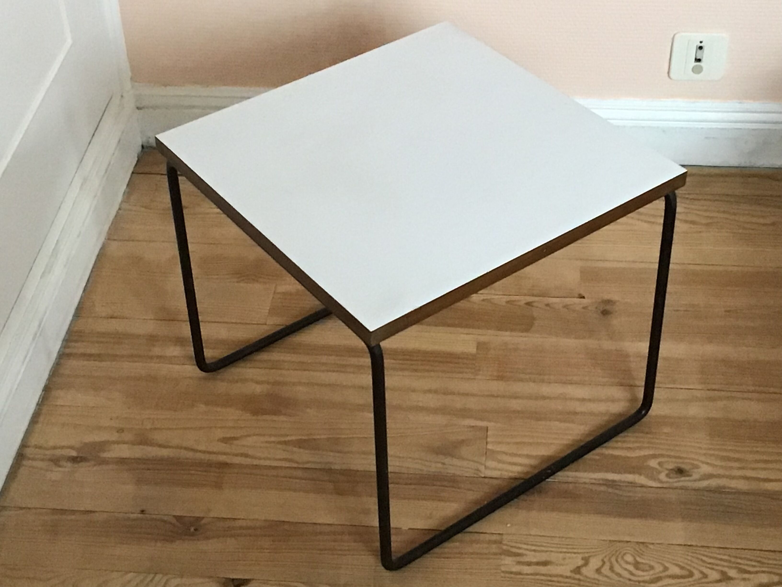 Flying table Pierre Guariche Steiner