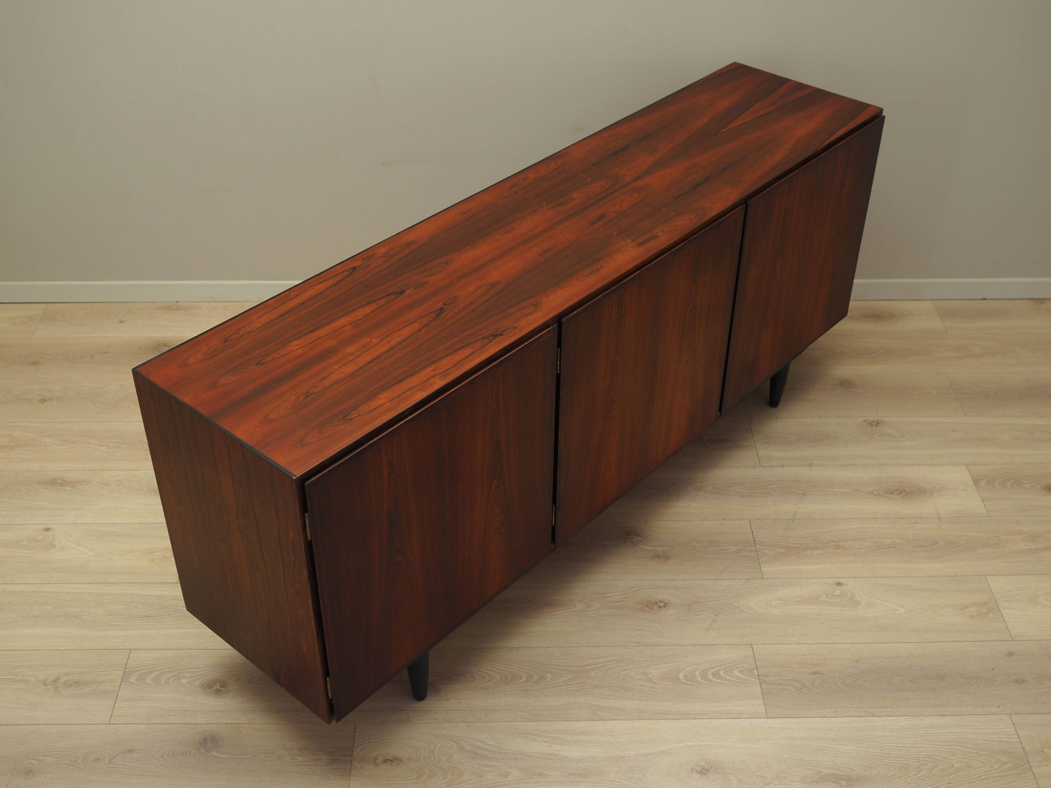 Buffet en palissandre, design danois, années 1970, fabricant : Omann Jun