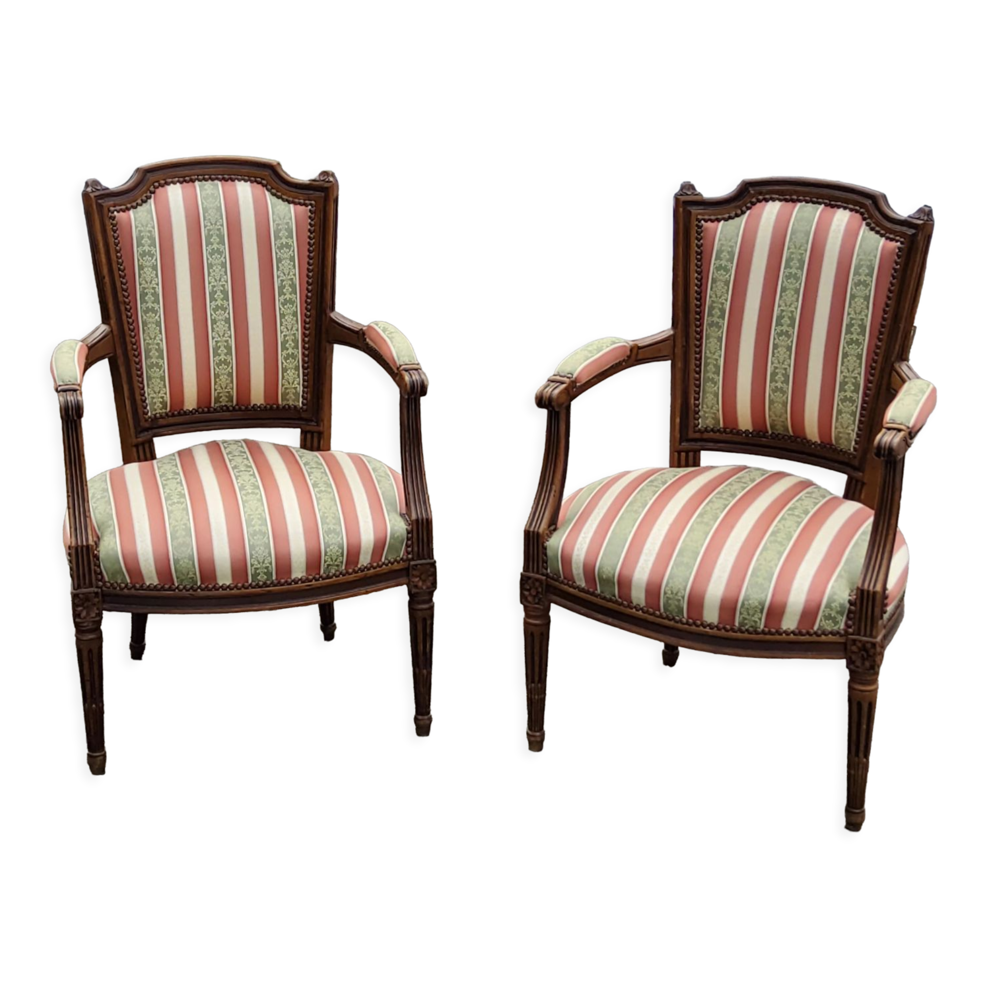 Paire de fauteuils cabriolets de style Louis XVI