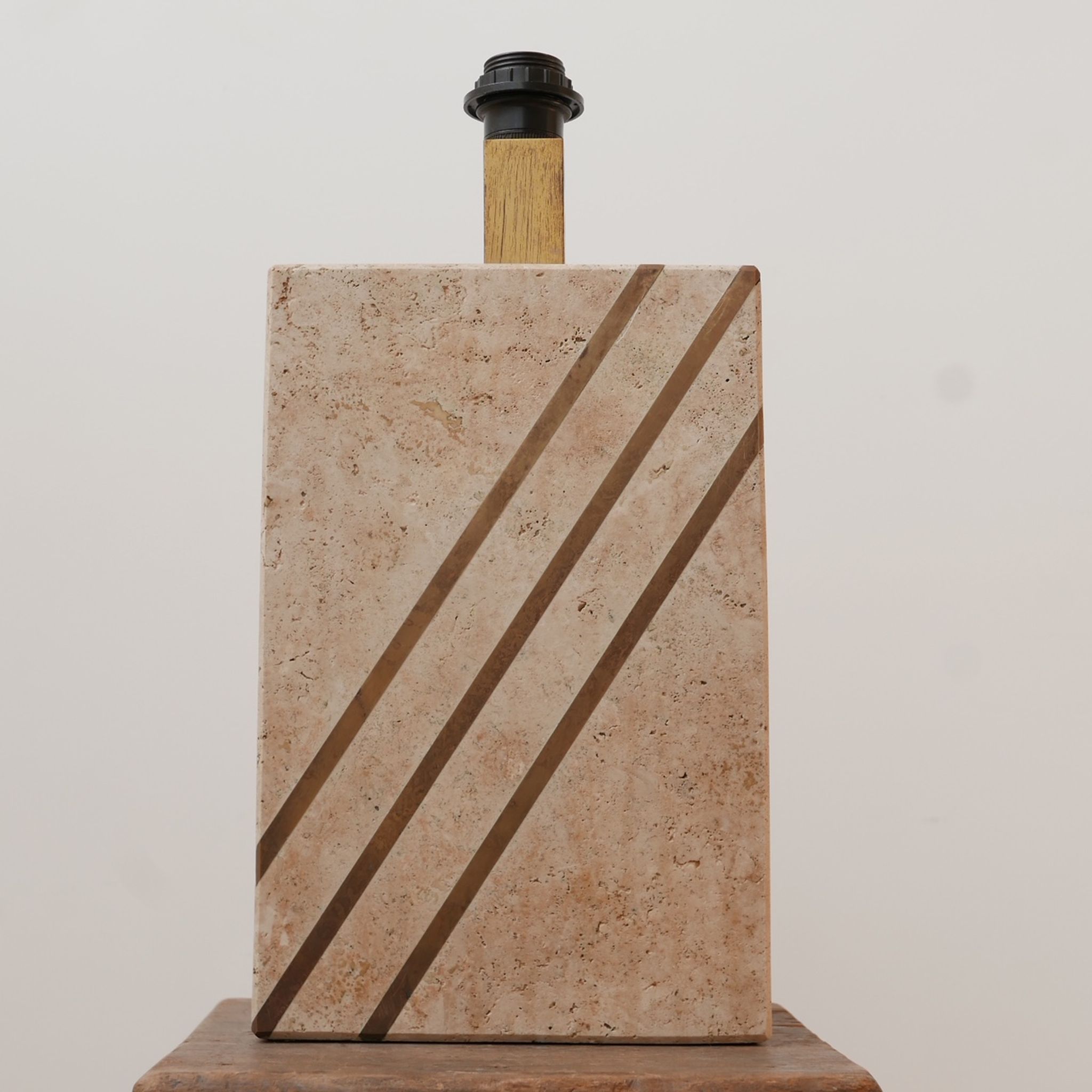 Lampe de table en travertin