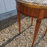 Table bouillotte de style Louis XVI marqueterie