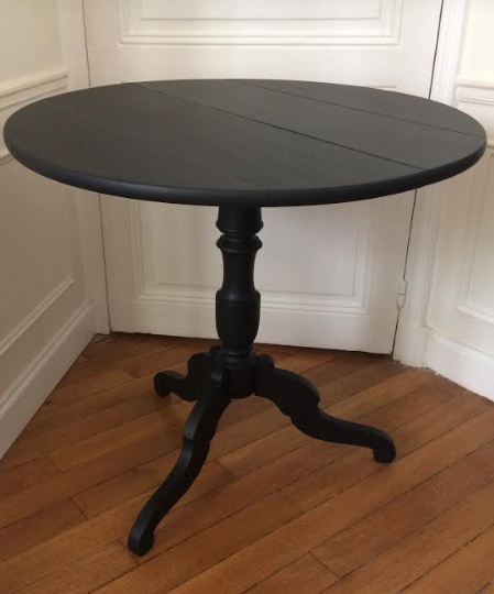 Table 3 feet black