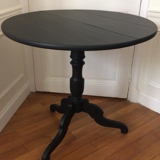 Table 3 feet black