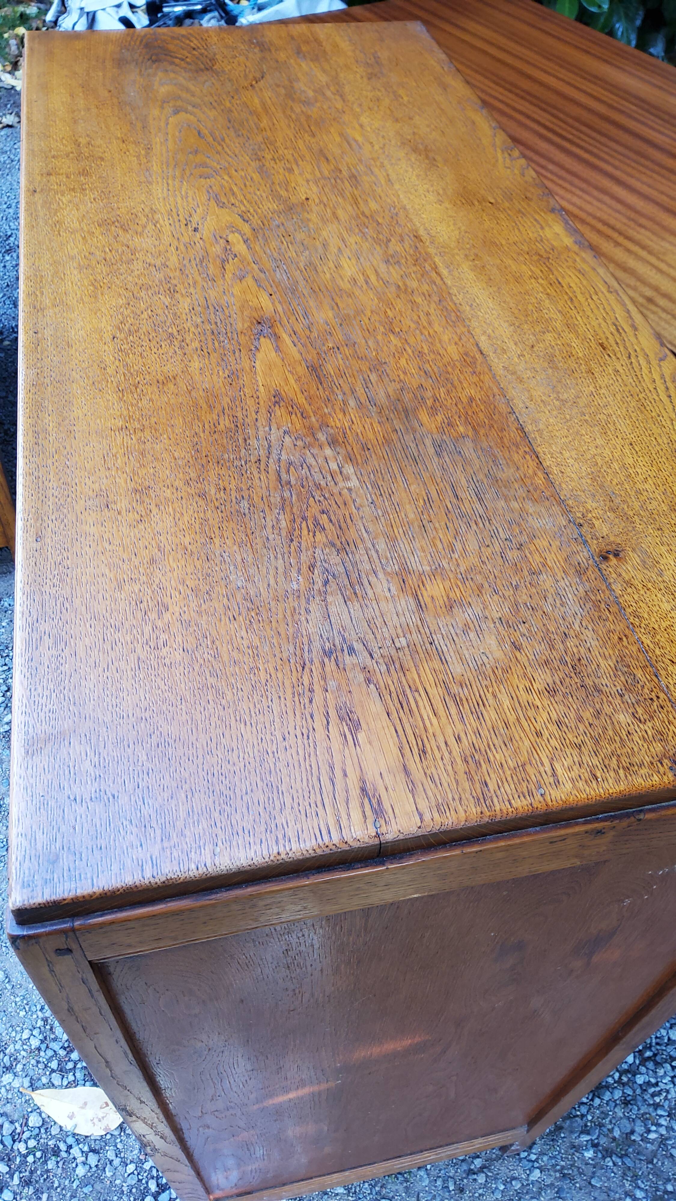 Chest of drawers of the 50s in blond oak compass feet