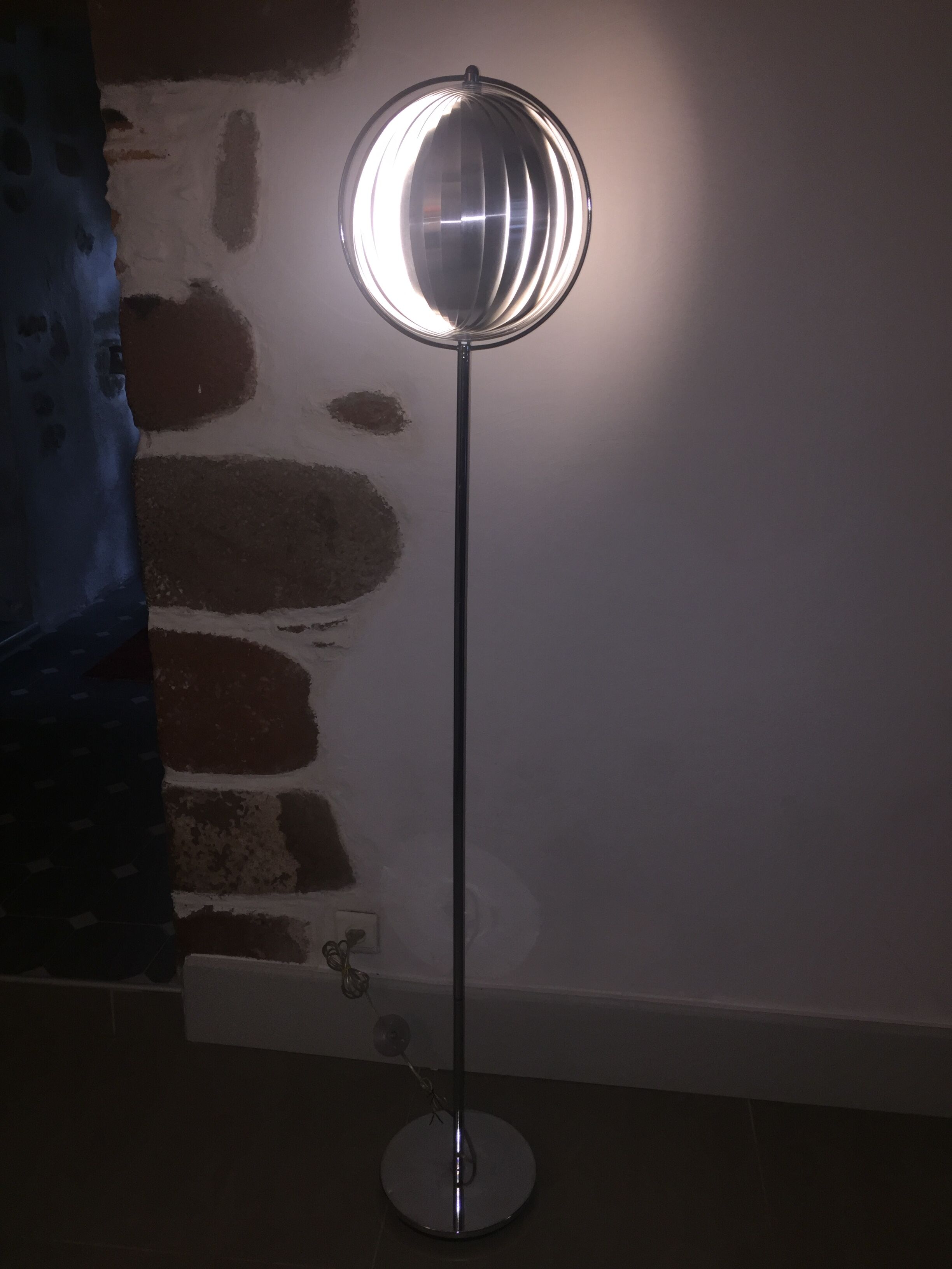 Kare Design "Moon" style lamppost