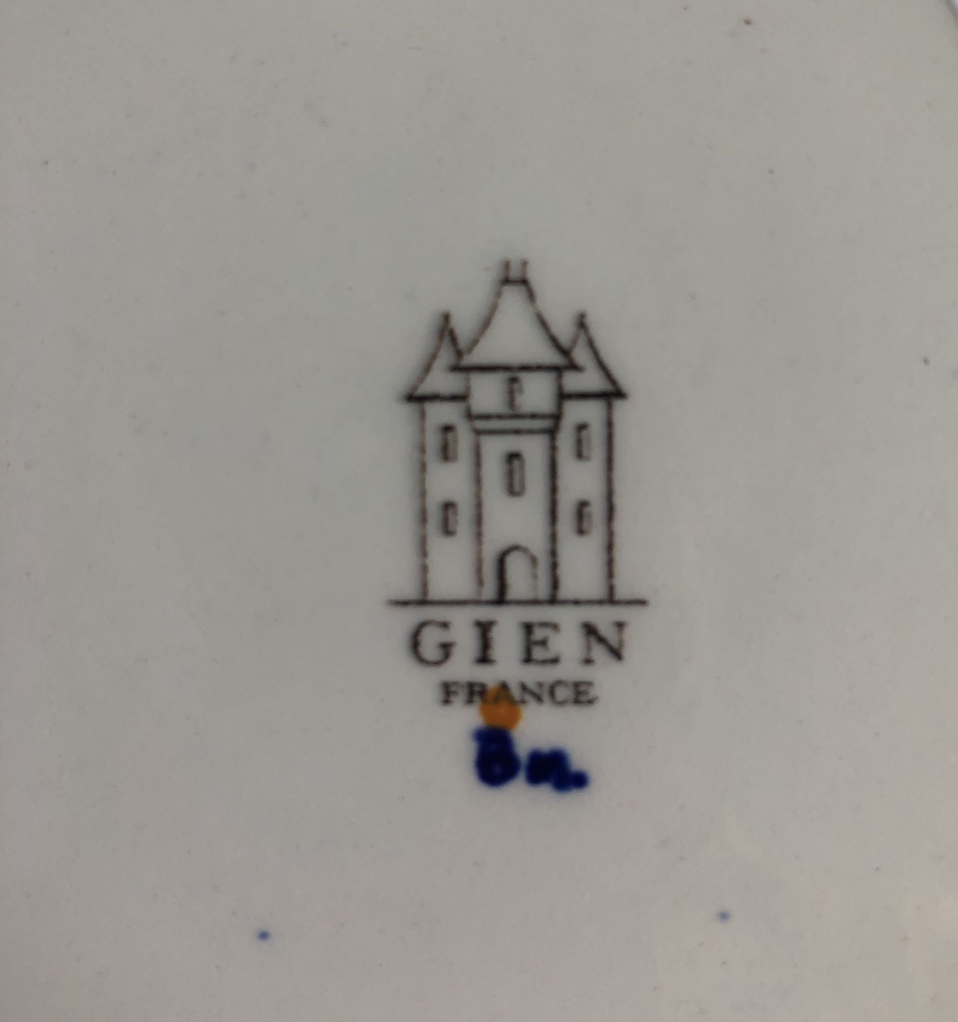 Plat en faïence de Gien