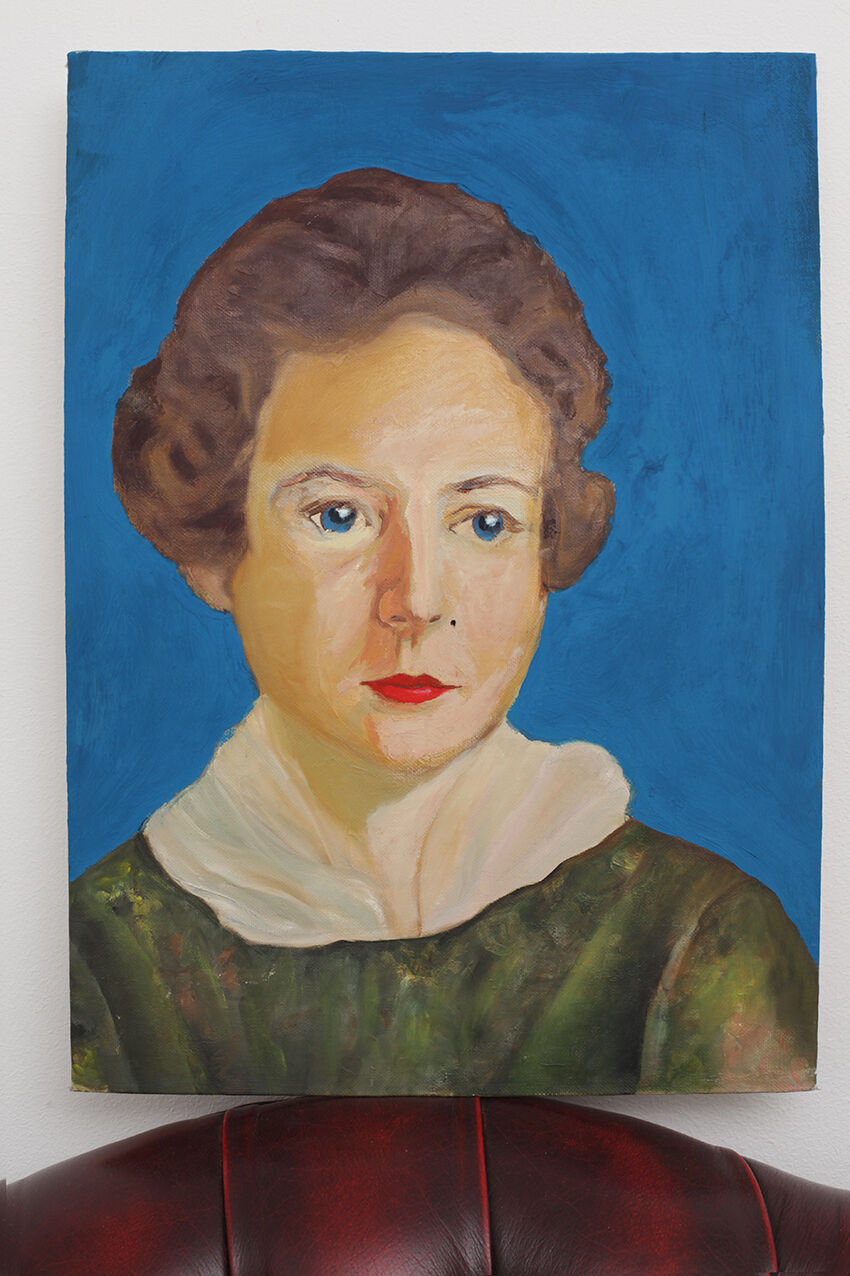 Portrait woman painting