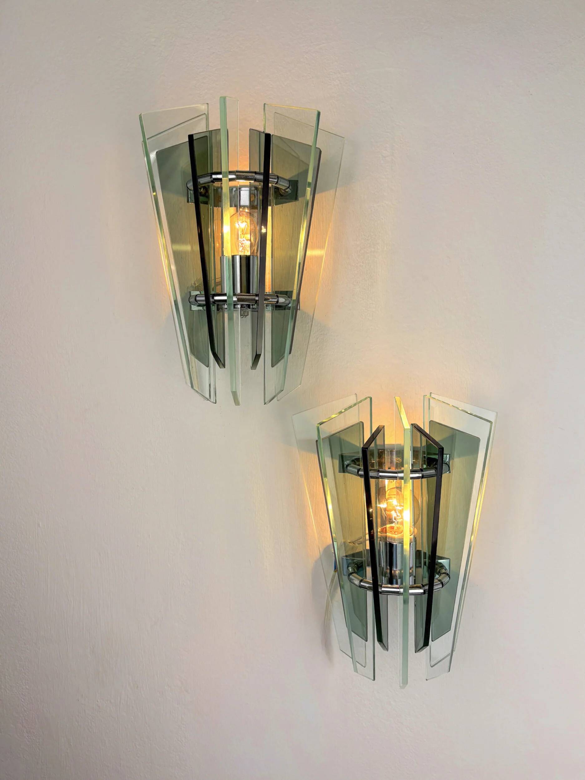 Paire d'appliques murales Veca – verre de Murano découpé vert, Italie 1970